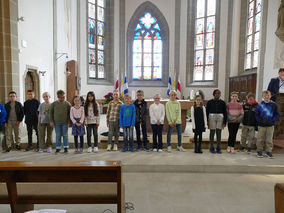 Vorstellung der Kommunionkinder in St. Crescentius (Foto: Karl-Franz Thiede)